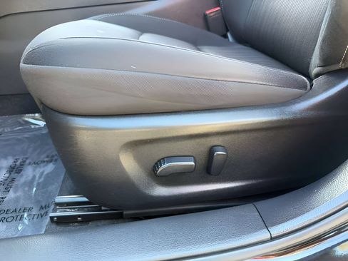 Used 2024 Nissan Altima 2.5 SV FWD image 21