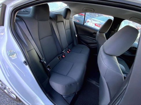 Used 2025 Toyota Corolla LE image 19