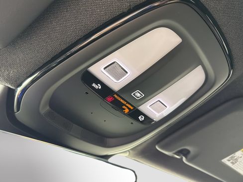 Certified 2023 Volvo XC40 B4 Core w/ Climate Package FWD image 19