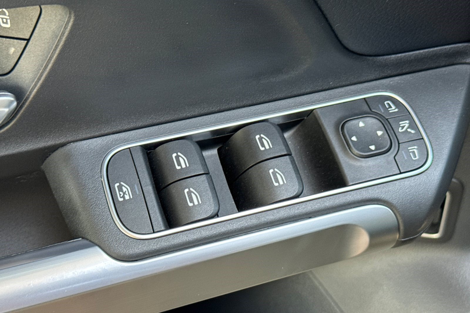 Used 2023 Mercedes-Benz GLB 250 image 14