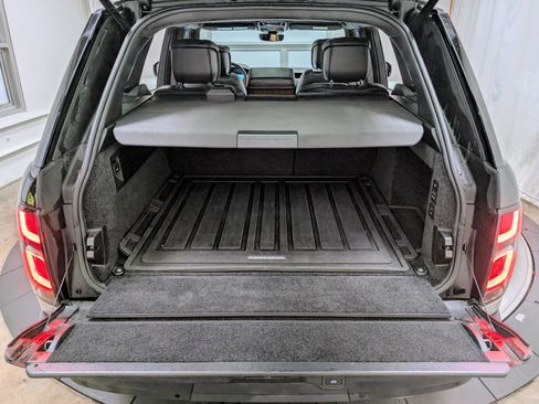 Used 2022 Land Rover Range Rover Autobiography image 24