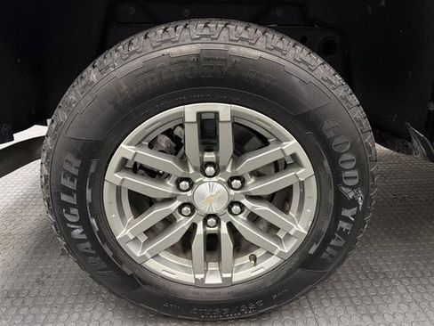 Used 2023 Chevrolet Colorado LT w/ LT Convenience Package image 11