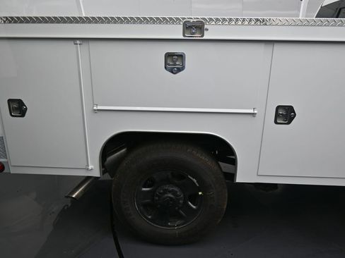 New 2025 RAM 2500 Tradesman image 31