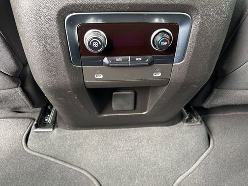 Used 2022 Chevrolet Suburban LS AWD/4WD image 34