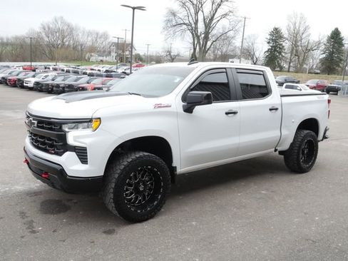Used 2024 Chevrolet Silverado 1500 LT Trail Boss w/ Convenience Package II image 9