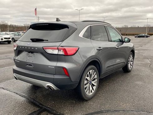 Used 2022 Ford Escape Titanium AWD/4WD image 3
