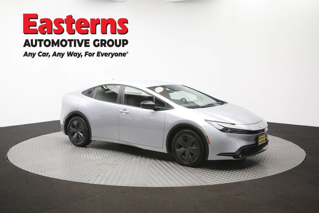 Used 2025 Toyota Prius LE FWD image 48