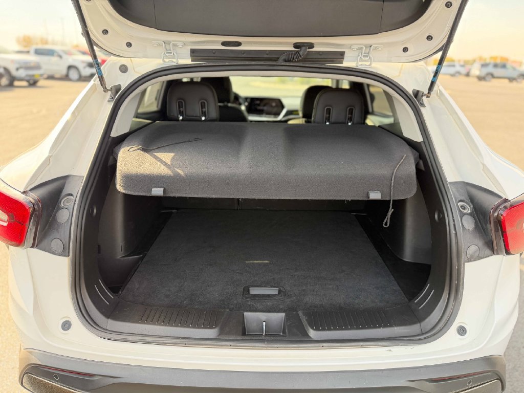 Used 2024 Chevrolet Trax ACTIV w/ Sunroof Package FWD image 16