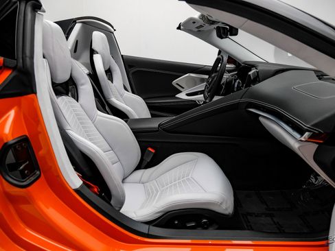 Used 2021 Chevrolet Corvette Stingray Premium Conv w/ Z51 Performance Package image 53