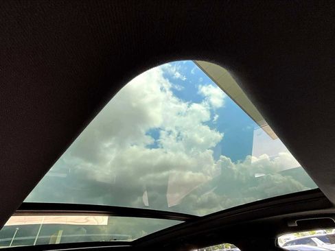 Used 2023 Porsche Cayenne image 23