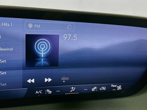 Used 2025 Buick Enclave Preferred image 21