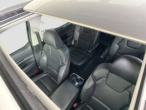 Used 2025 Kia Telluride S AWD/4WD image 17