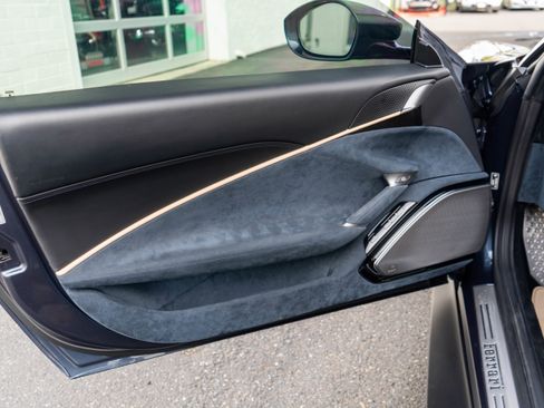 Used 2021 Ferrari Roma RWD image 12