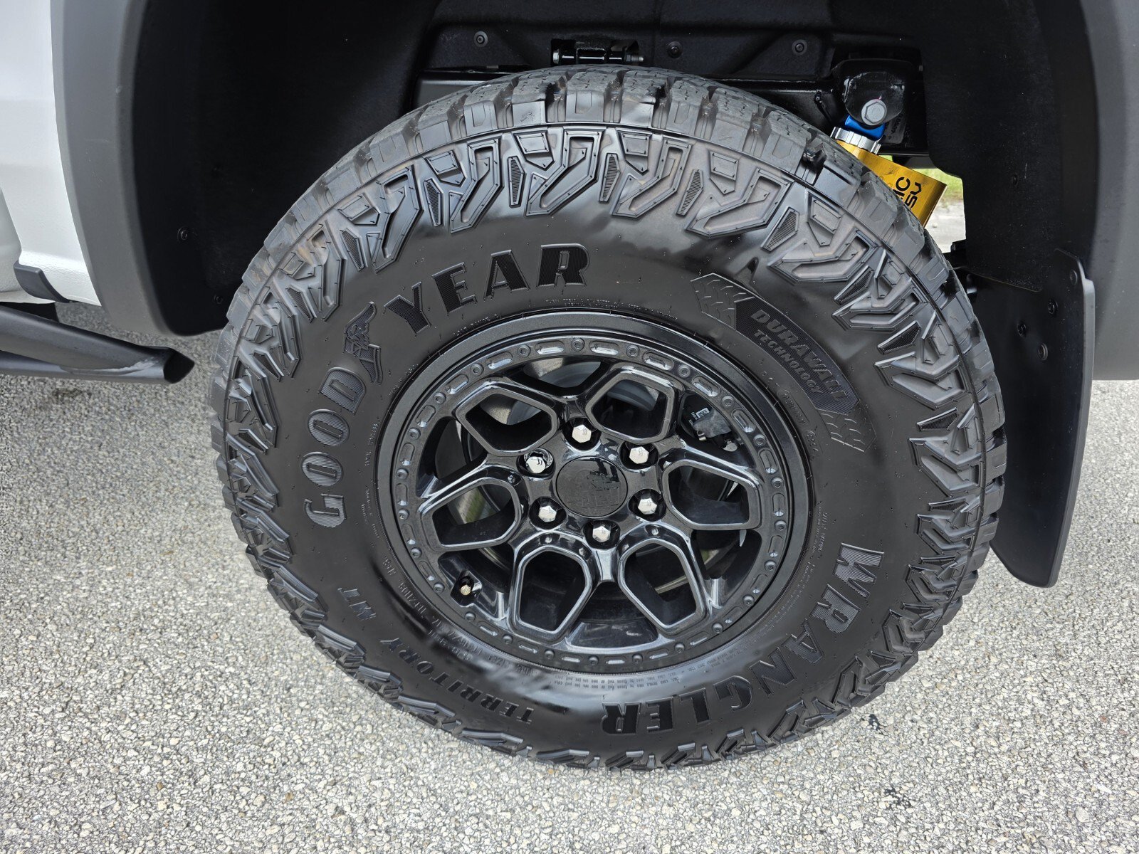 Used 2024 Chevrolet Colorado ZR2 w/ ZR2 Bison Edition AWD/4WD image 9