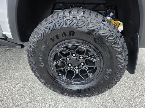 Used 2024 Chevrolet Colorado ZR2 w/ ZR2 Bison Edition AWD/4WD image 9