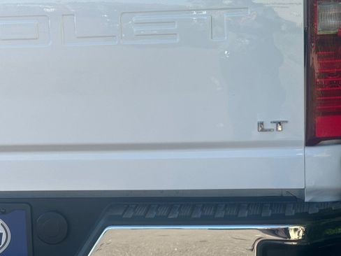 Used 2023 Chevrolet Silverado 2500 LT AWD/4WD image 7