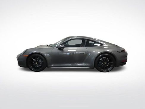 Used 2022 Porsche 911 Carrera image 2