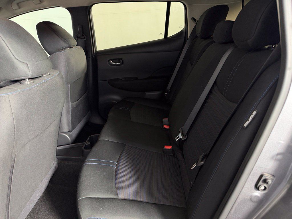 Used 2025 Nissan Leaf S FWD image 18
