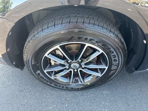 Used 2018 Dodge Journey SE w/ Connectivity Group FWD image 9
