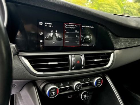 Used 2022 Alfa Romeo Giulia Sprint image 42