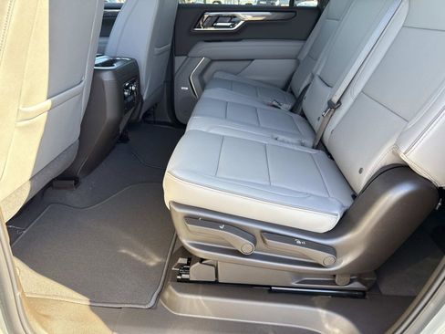 New 2026 GMC Yukon XL Elevation image 25