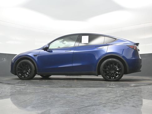 Used 2023 Tesla Model Y Long Range image 26
