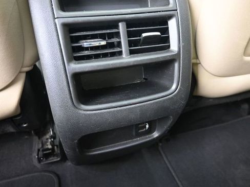 Used 2017 Cadillac XT5 Premium Luxury image 28