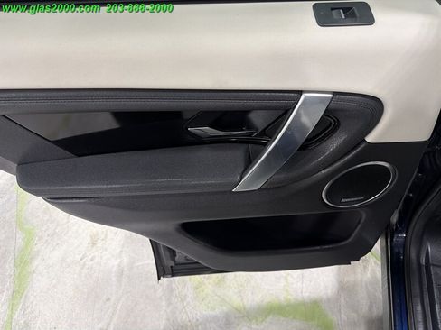 Used 2020 Land Rover Discovery Sport SE AWD/4WD image 27