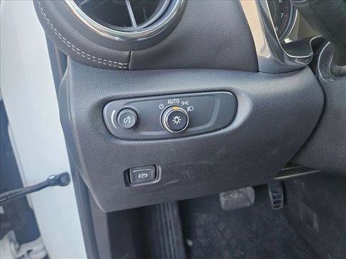 Used 2023 Chevrolet Blazer LT image 21