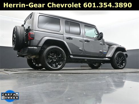 Used 2021 Jeep Wrangler Unlimited Sahara w/ Cold Weather Group image 45