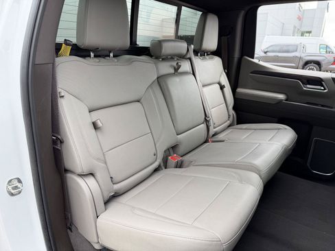 Used 2022 GMC Sierra 1500 SLT w/ SLT Premium Plus Package AWD/4WD image 19