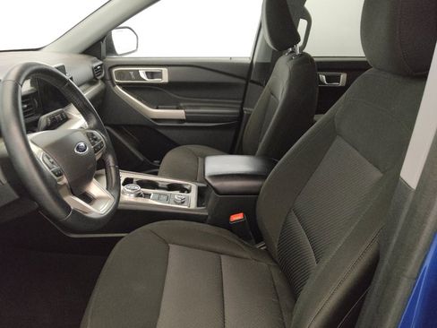 Used 2022 Ford Explorer XLT image 17