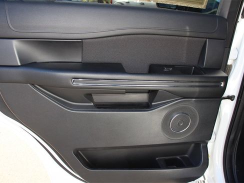 Used 2021 Ford Expedition XL image 19