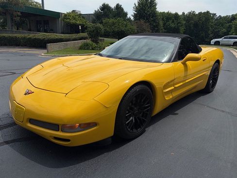 Used 2004 Chevrolet Corvette Convertible w/ Preferred Equipment Group RWD image 15