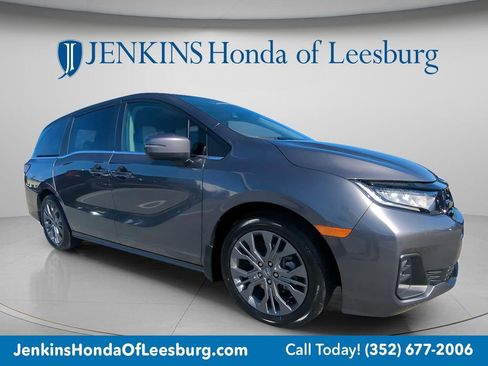New 2026 Honda Odyssey Touring image 9