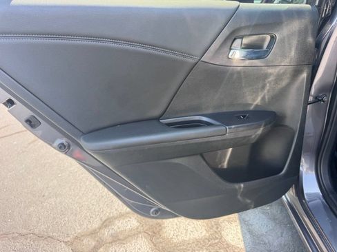 Used 2017 Honda Accord EX image 29