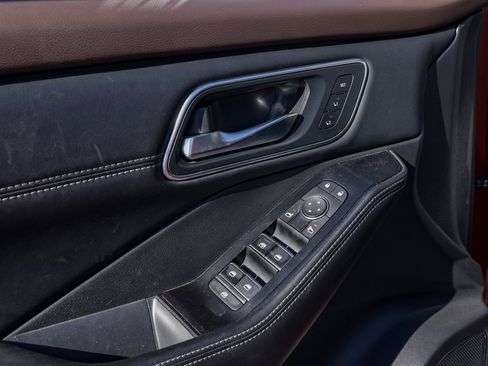 Used 2023 Nissan Rogue Platinum w/ Platinum Premium Package image 15