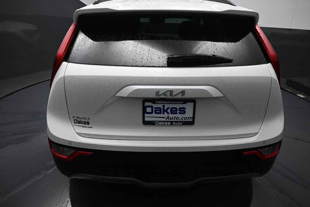 Certified 2024 Kia Niro Wind w/ Wind Preserve Package FWD image 32