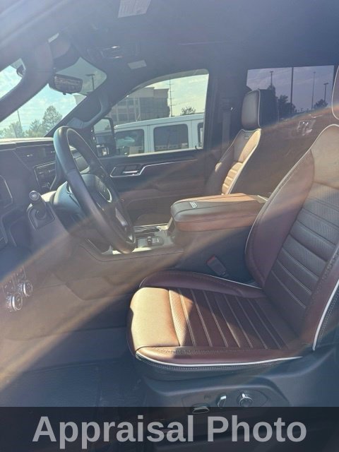 Used 2024 GMC Sierra 3500 Denali Ultimate AWD/4WD image 13