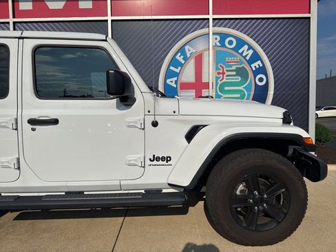 Used 2023 Jeep Wrangler Altitude image 4