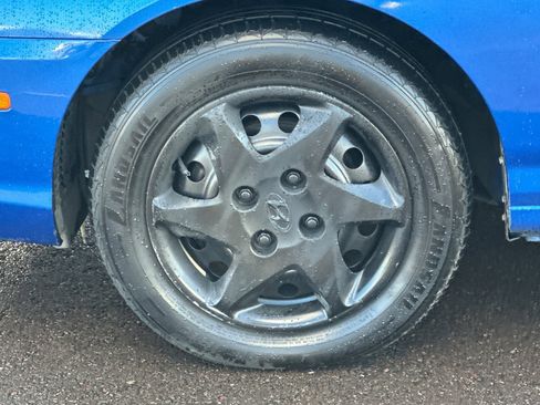 Used 2004 Hyundai Elantra GLS image 23