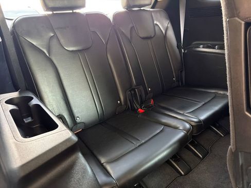 Used 2024 Kia Sorento S w/ Panoramic Sunroof Package FWD image 32