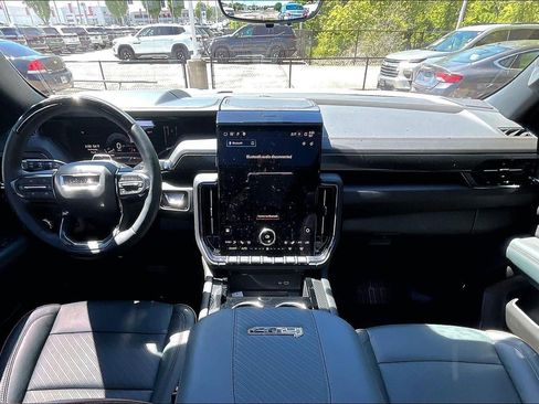 Used 2026 GMC Yukon AT4 w/ AT4 Premium Plus Package AWD/4WD image 12