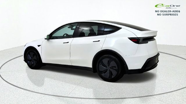Used 2026 Tesla Model Y 2WD image 5