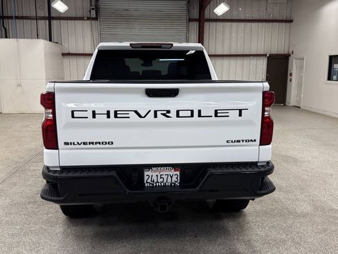 Used 2024 Chevrolet Silverado 1500 Custom Trail Boss w/ LPO, Dark Essentials Package image 17
