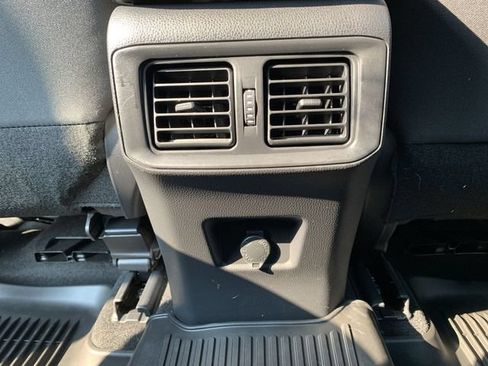 Certified 2025 Toyota RAV4 LE AWD/4WD image 31