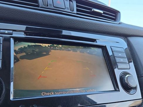 Used 2019 Nissan Rogue SV AWD/4WD image 12