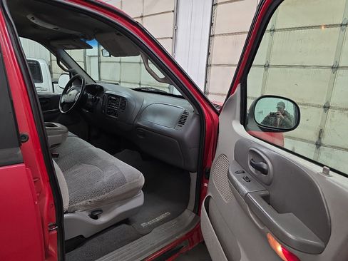 Used 2001 Ford F150 XLT image 31