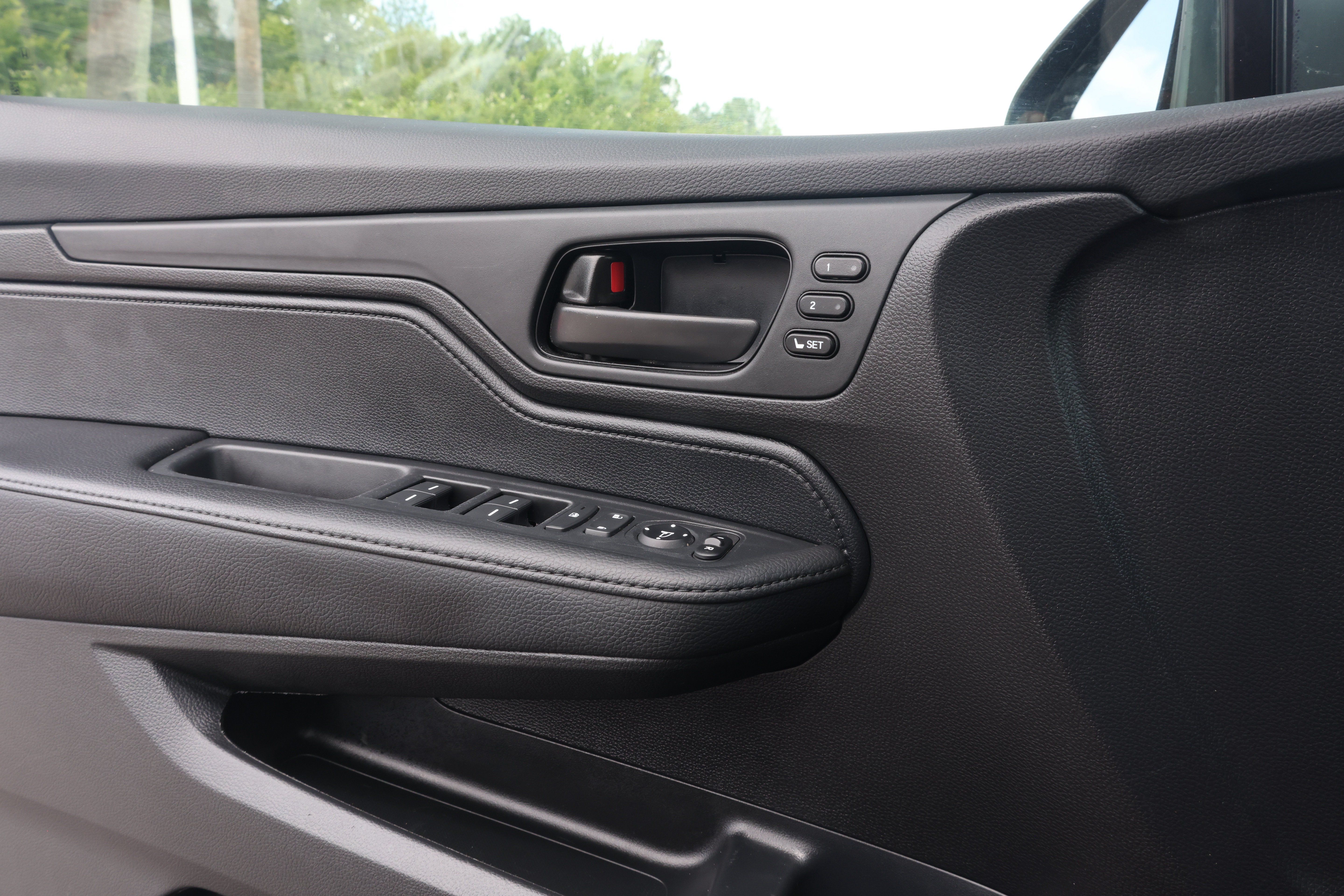 Used 2025 Honda Odyssey EX-L image 25