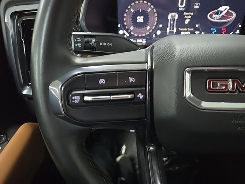 Used 2024 GMC Canyon AT4 image 22